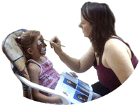 Silvia beim Schminken